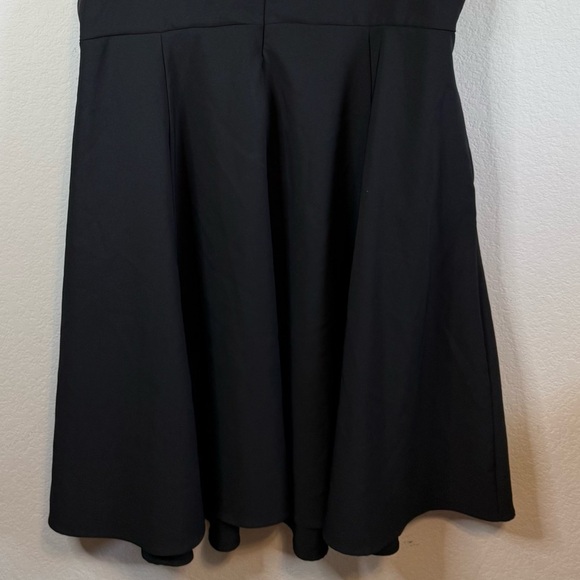 Torrid At The Knee Studio Refined Crepe Skater V Neck Black Dress Pockets Sze 22 - Picture 10 of 14